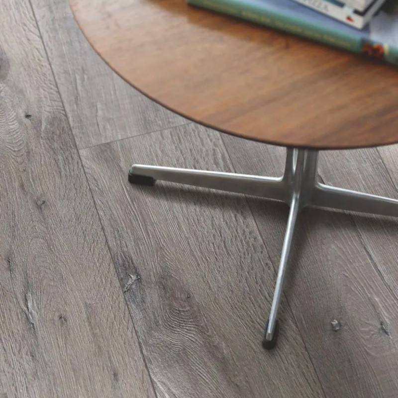 Suelo Laminado Pergo Living Expressión Long Plank 4 Biseles Roble Gris Recuperado CLIC (LOTE DE 25,20 M2)