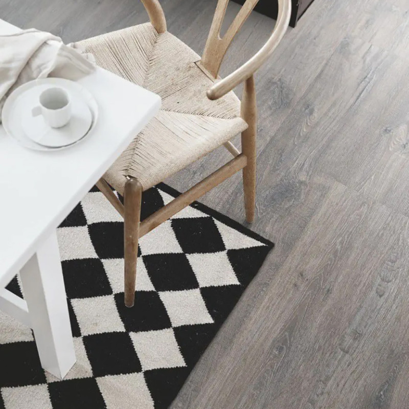 Suelo Laminado Pergo Living Expressión Long Plank 4 Biseles Roble Gris Recuperado CLIC (LOTE DE 25,20 M2)